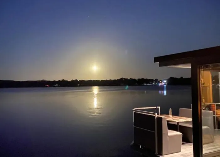 Chalet Houseboat Marina Mookerplas 4-6 Persons