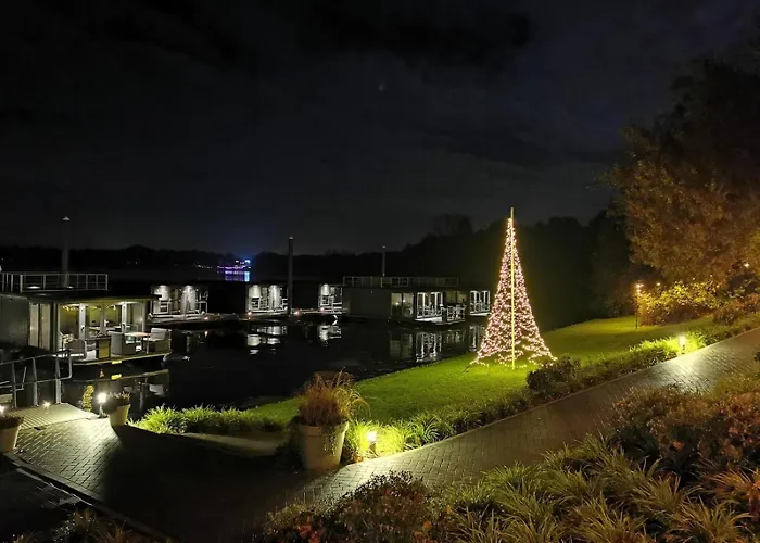 Houseboat Marina Mookerplas 4-6 Persons Plasmolen