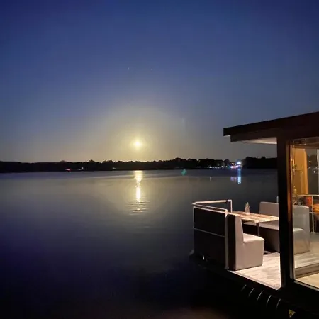 Alpstuga Houseboat Marina Mookerplas 4-6 Persons