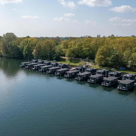 Houseboat Marina Mookerplas 4-6 Persons Plasmolen