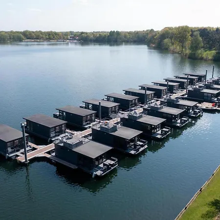 Houseboat Marina Mookerplas 4-6 Persons Alpstuga *